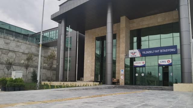 Yıldızeli ve Elmadağ YHT istasyonları hizmet vermeye başlıyor