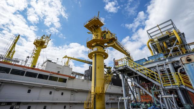 Türkiye’nin ilk yüzer doğal gaz üretim platformu kuruluyor