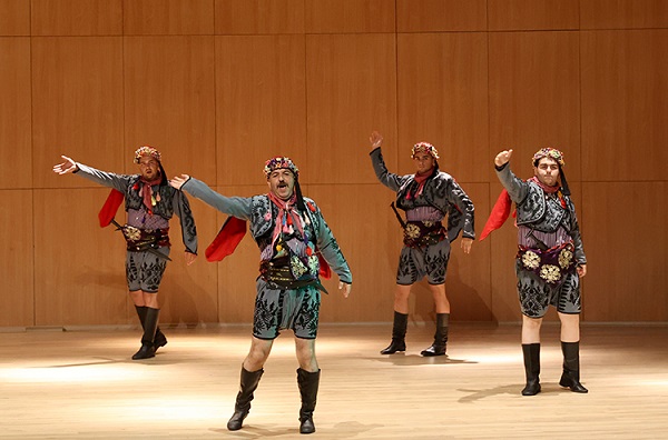 Edirne’de 7’den 70’e sahne alan halk oyunları gönüllüleri azmiyle takdir topluyor