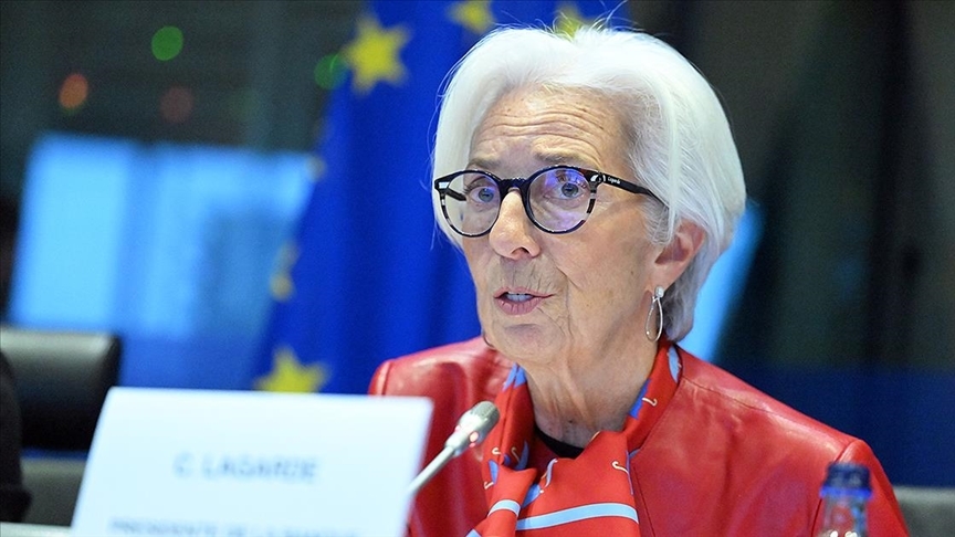 ECB Başkanı Lagarde, Avro Bölgesi’nde ekonomik büyümenin bazı zorluklarla karşı karşıya olduğunu belirtti
