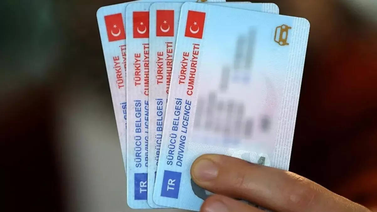Ehliyetini yenilemek isteyenlerin 2TL isyanı!