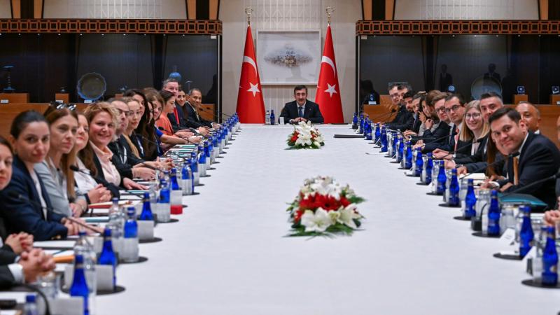 Cumhurbaşkanı Yardımcısı Yılmaz, ABD Ticaret Odası Kıdemli Başkan Yardımcısı Choksy’i kabul etti