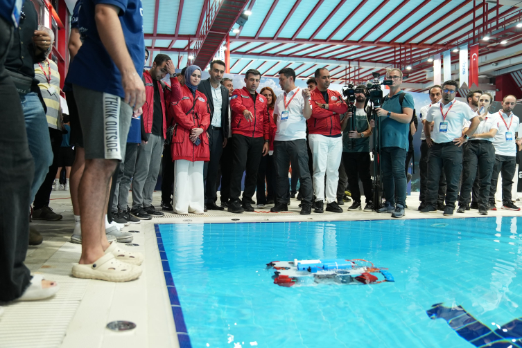 Gençler, TEKNOFEST’te insansız deniz araçları için yarıştı