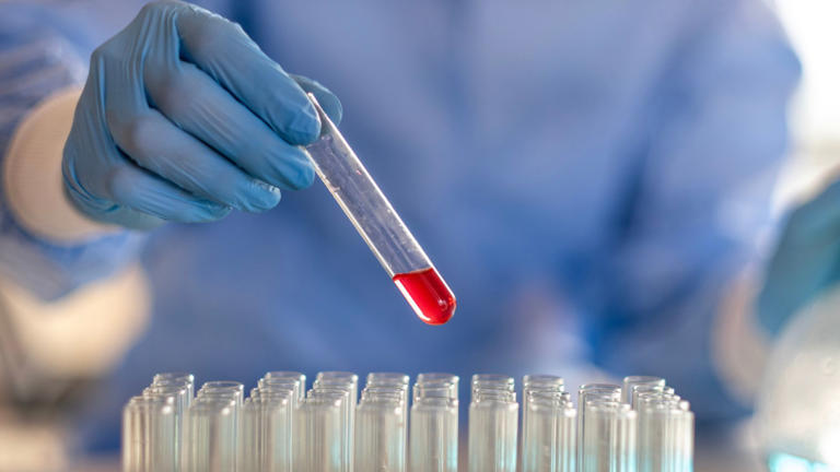 Kurtarmaya kırmızı geliyor: Bilim insanları CO2’yi güçlü bir kanserle savaşan bileşiğe dönüştürüyor