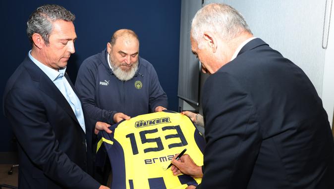 Erman Kunter’den Fenerbahçe Müzesi’ne anlamlı hediye