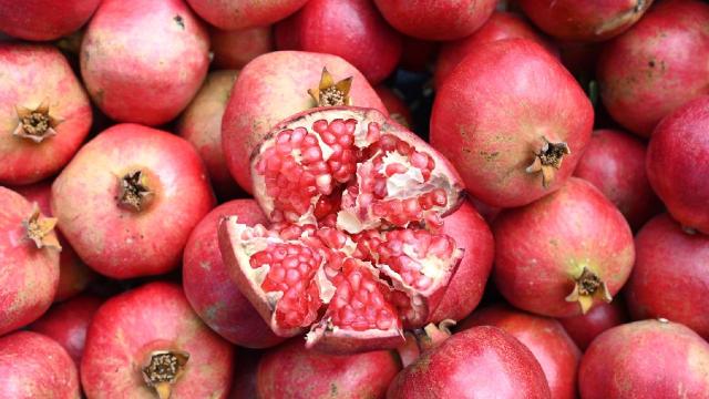 Denizli’de ihracatlık nar hasadı başladı
