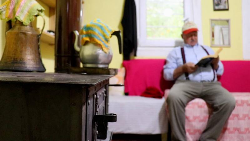 Teknoloji çağında kitap aşığı 71 yaşındaki İlhan Şahin’in hikayesi