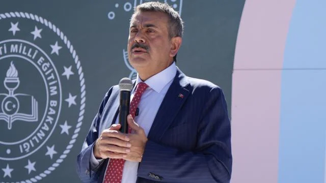 Bakan Tekin: Aileler sürecin içinde olursa eğitim öğretim sistemi daha başarılı olur