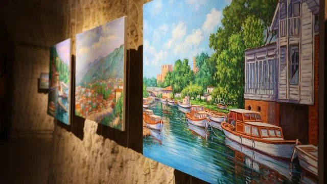 10 sanatçı Kapadokya’da resim sergisi açtı