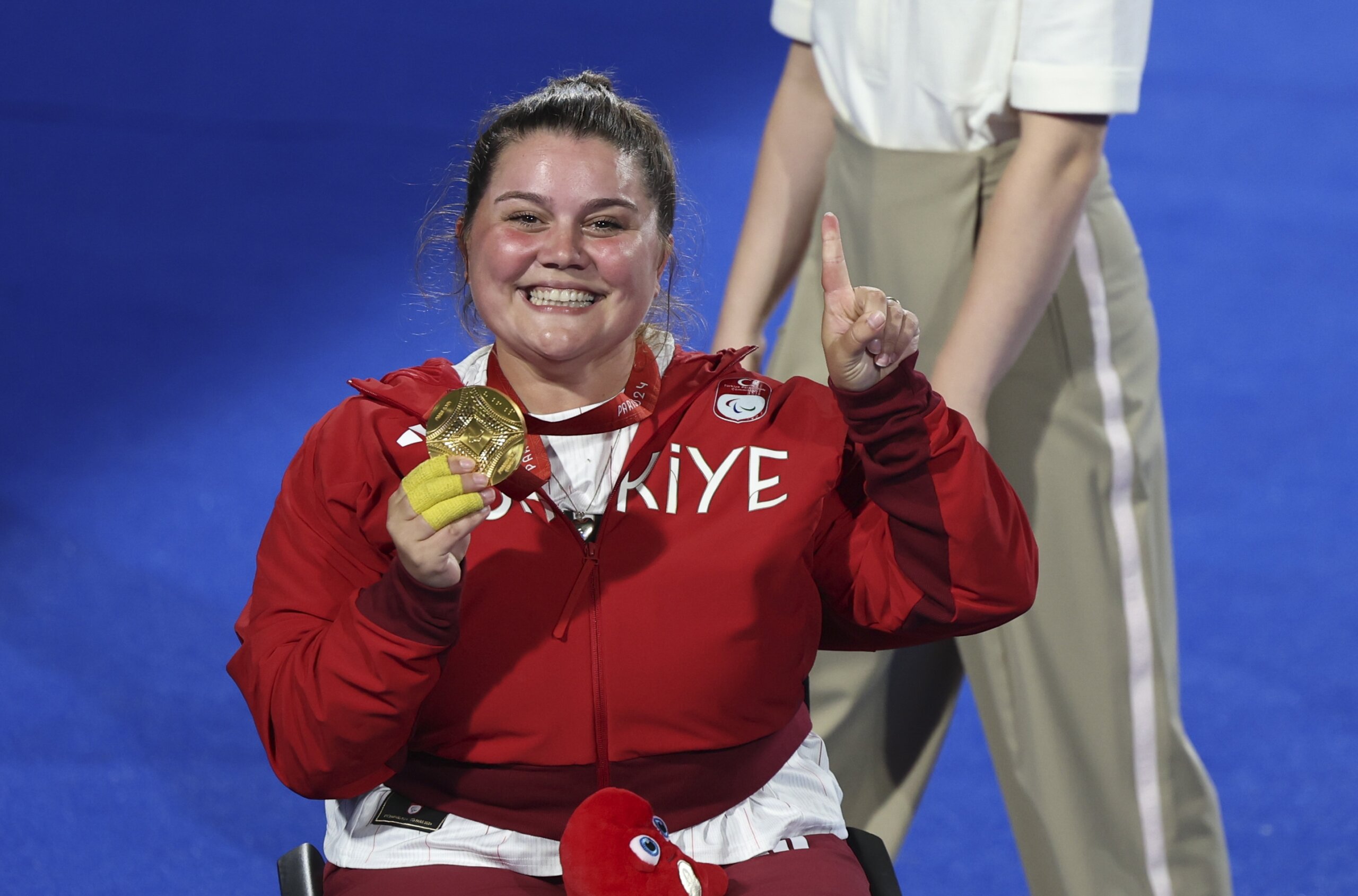 Öznur Cüre: Okçular Vakfı hayatımın dönüm noktası