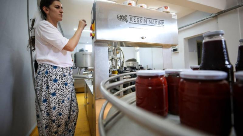 Bursalı kadın üreticiler devlet desteğiyle üretim kapasitesini artırdı
