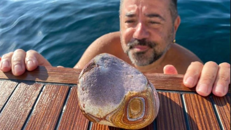 Deniz tutkusuyla tanınan Ata Demirer’in denizde ilginç keşfi!