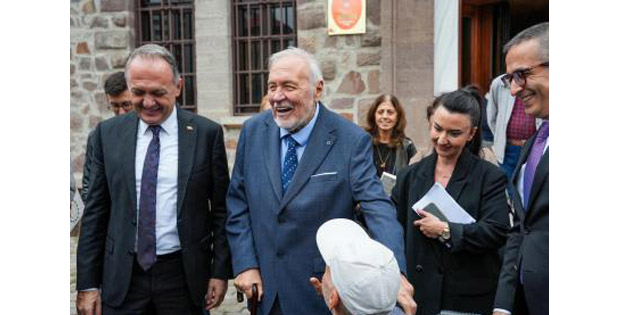 Kültür Yolu Festivali Kapsamında Tarih Boyunca Türkçenin Farklı Kıtalardaki Serüveni Konulu Program Gerçekleştirildi