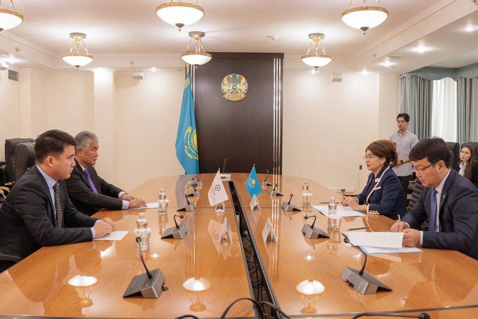 TÜRKSOY Genel Sekreteri Sultan Raev Kazakistan Kültür Ve Enformasyon Bakanı Aida Balayeva İle Görüştü