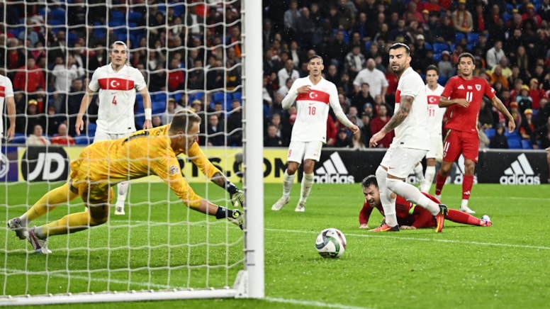 Galler Türkiye maçında gol yok kırmızı kart var