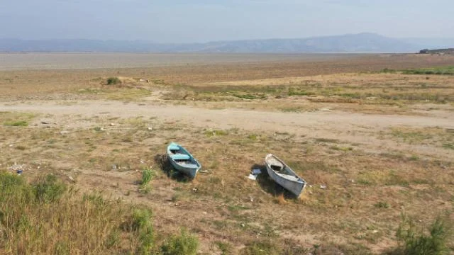 Manisa’da kuruyan Marmara Gölü’nde bilimsel inceleme yapıldı