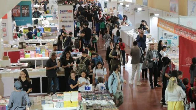 7. Kayseri Kitap Fuarı kapılarını ziyaretçilere açtı