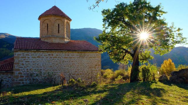 674 yıllık İmera Manastırı’nda sonbaharın sessiz güzelliği