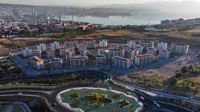 İzmir’de 4 yılda 4 bin 602 konut afetzedelere teslim edildi