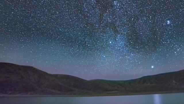 Gökyüzünde yıldız şöleni