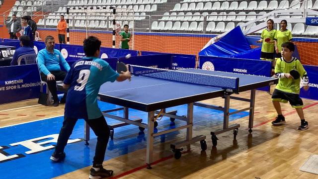 Kırşehir’de “Uçan Raketler Projesi”nde masa tenisi sporcu seçmeleri yapıldı