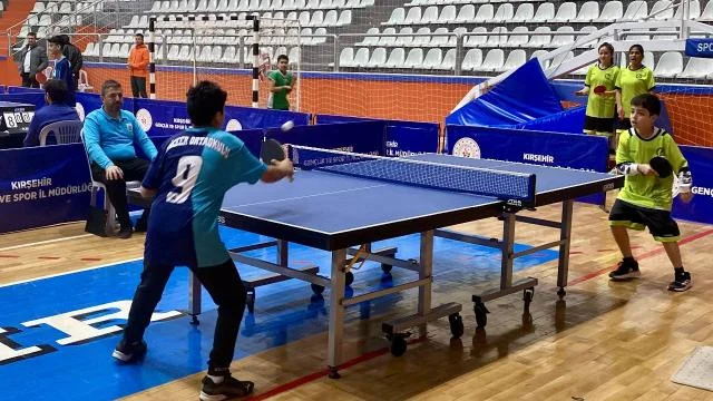 Kırşehir’de “Uçan Raketler Projesi”nde masa tenisi sporcu seçmeleri yapıldı
