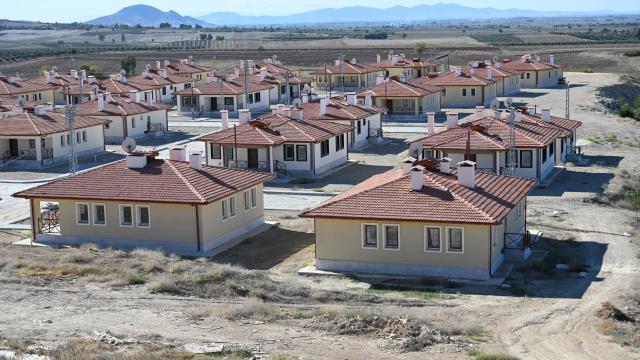 Osmaniye’de inşa edilen köy evlerinde yaşam başladı