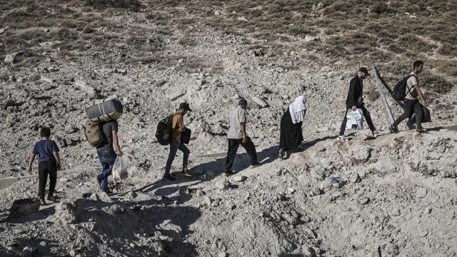 BM, İsrail’in saldırdığı Lübnan’da 420 binden fazla kişinin Suriye’ye geçtiğini bildirdi