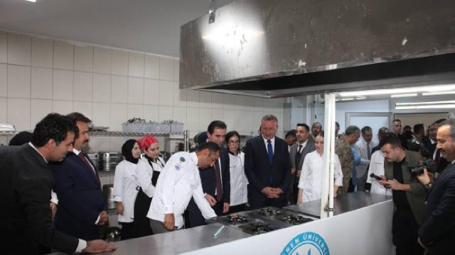 Ahlat’ta Gastronomi ve Mutfak Sanatları Bölümü’nün “Uygulama Mutfağı” açıldı