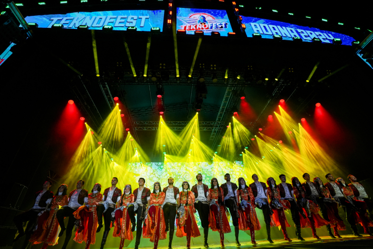 TEKNOFEST Adana “Sağır Sultan” adlı gösteriye ev sahipliği yaptı