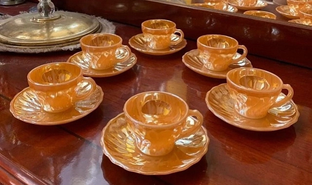 Antikacılar sarı fincan takımlarının peşine düştü. Fiyatları 10.000 TL’yi Aşıyor