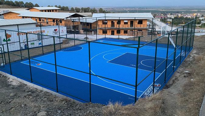 TBF deprem bölgesinde 4 basketbol sahası yaptı
