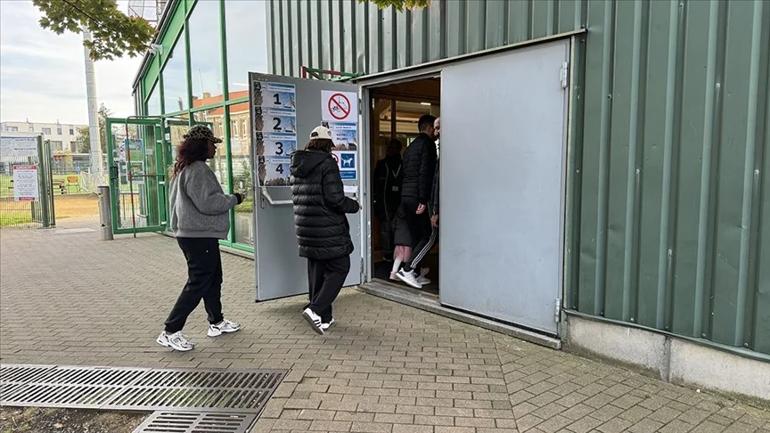 Belçika’da halk yerel seçim için oy kullanıyor