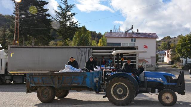 Tokat’ta yapılan kışlıklar İstanbul’daki gurbetçilere gönderildi