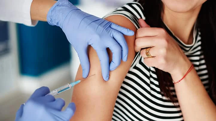 Araştırmacılar aşılama ile Alzheimer hastalığı arasında kritik bir bağlantı buldu