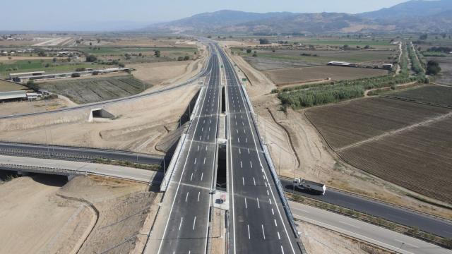 Aydın-Denizli Otoyolu trafiğe açılıyor