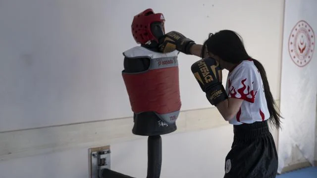 Devlet korumasındaki Sude’nin hedefi, Wushu’da Avrupa şampiyonluğunu yaşamak