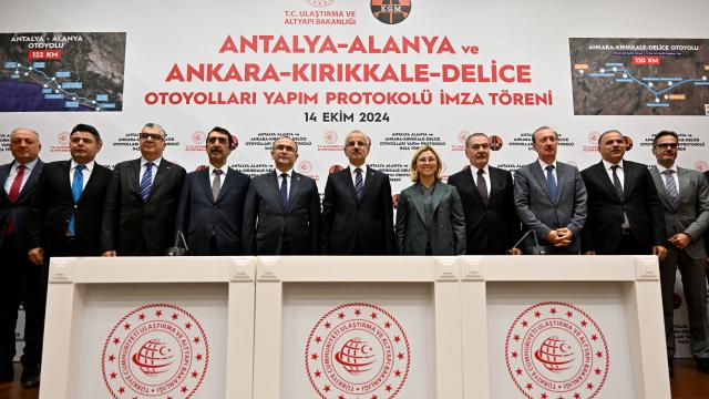 Ankara-Kırıkkale-Delice ve Antalya-Alanya otoyol projeleri için imzalar atıldı
