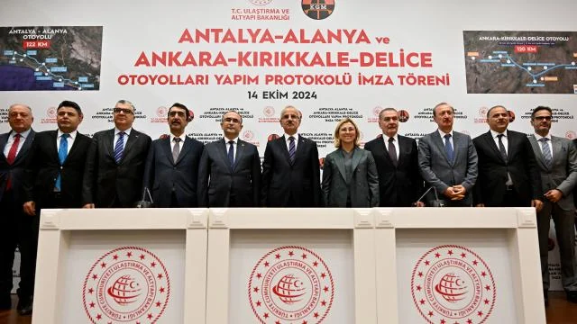 Ankara-Kırıkkale-Delice ve Antalya-Alanya otoyol projeleri için imzalar atıldı