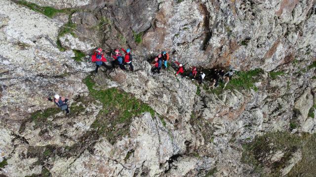 Iğdır Valisi Ercan Turan Tekelti Dağı’na tırmandı