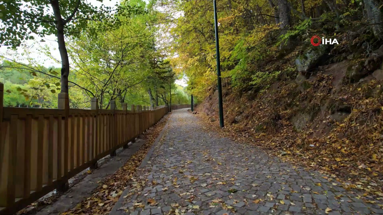 Ankara’nın Karagöl Tabiat Parkı’nda sonbahar renkleri