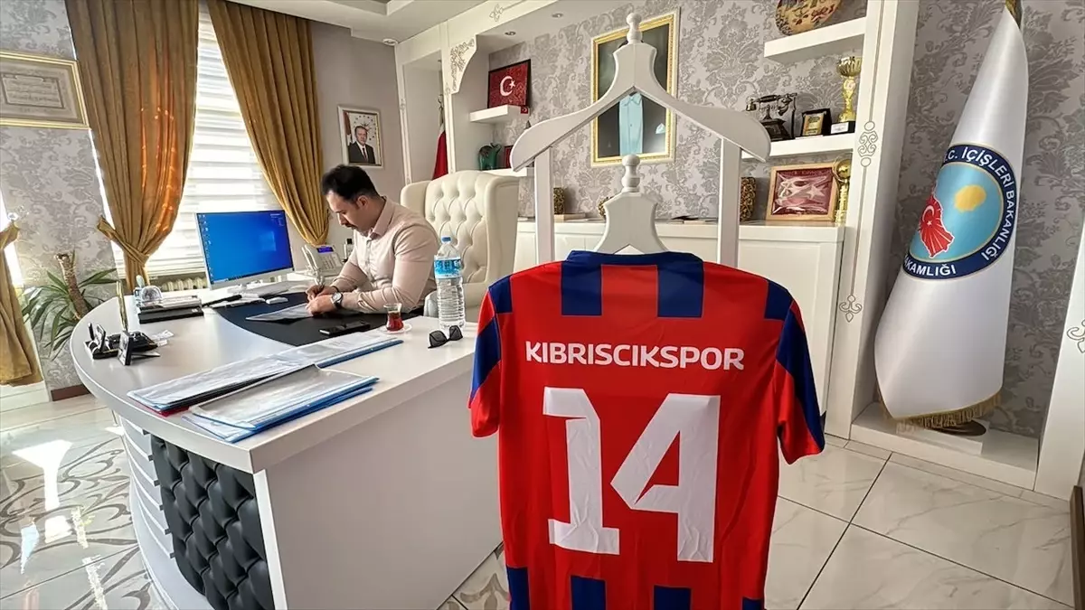 Kıbrısçık Kaymakamı Güngör, spora yönelmek isteyenler için rol model olmayı hedefliyor.