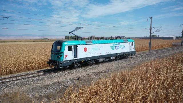 Türkiye’nin ilk yerli ve milli elektrikli ana hat lokomotifinde sona gelindi