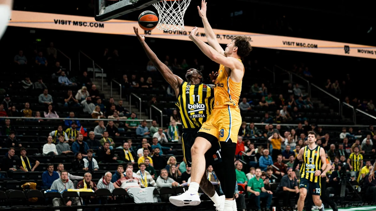 Basketbol Avrupa Ligi’nin 6. haftasında Fenerbahçe Beko, İsrail temsilcisi Maccabi Playtika’yı 84-82 yendi.