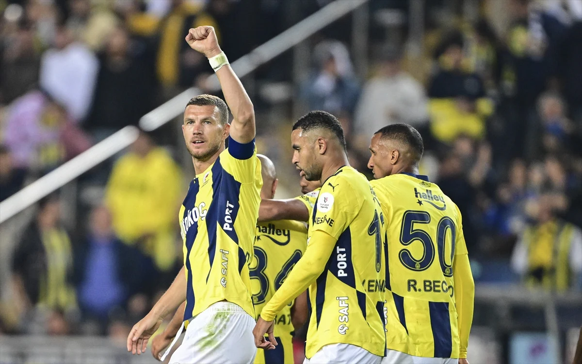 Fenerbahçe, golcüleriyle güldü!
