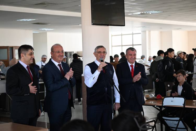 Rektör Prof. Dr. Alpaslan Ceylan’dan Öğrencilere Yemek Ücreti Müjdesi