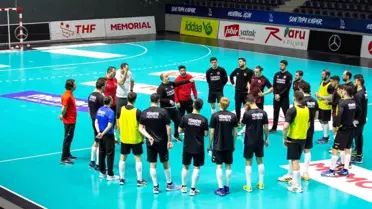 A Milli Erkek Hentbol Takımı’nın Avrupa Şampiyonası Elemeleri Kamp Kadrosu Açıklandı