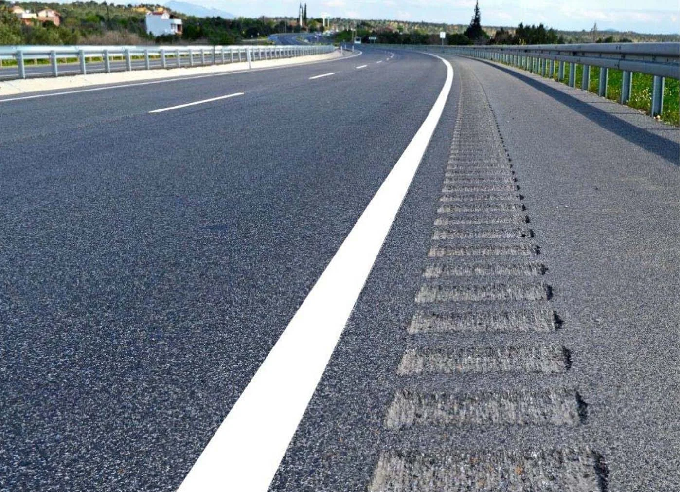 Trafikte uykusuzluğa karşı sarsma bantları yapılacak