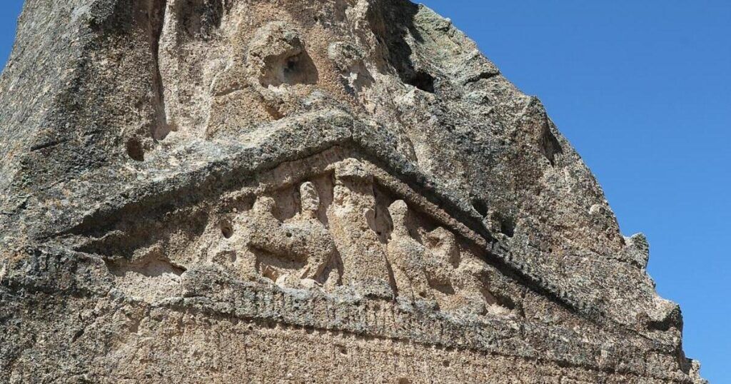 Arslan Kaya Anıtı Üzerindeki Kayıp Frig Yazısı Deşifre Edildi