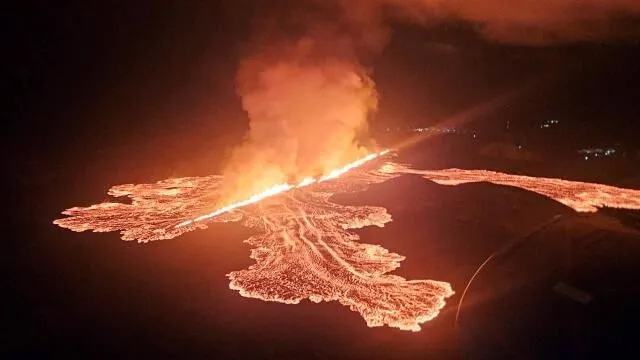 İzlanda’daki yanardağ son bir yılda yedinci kez patladı